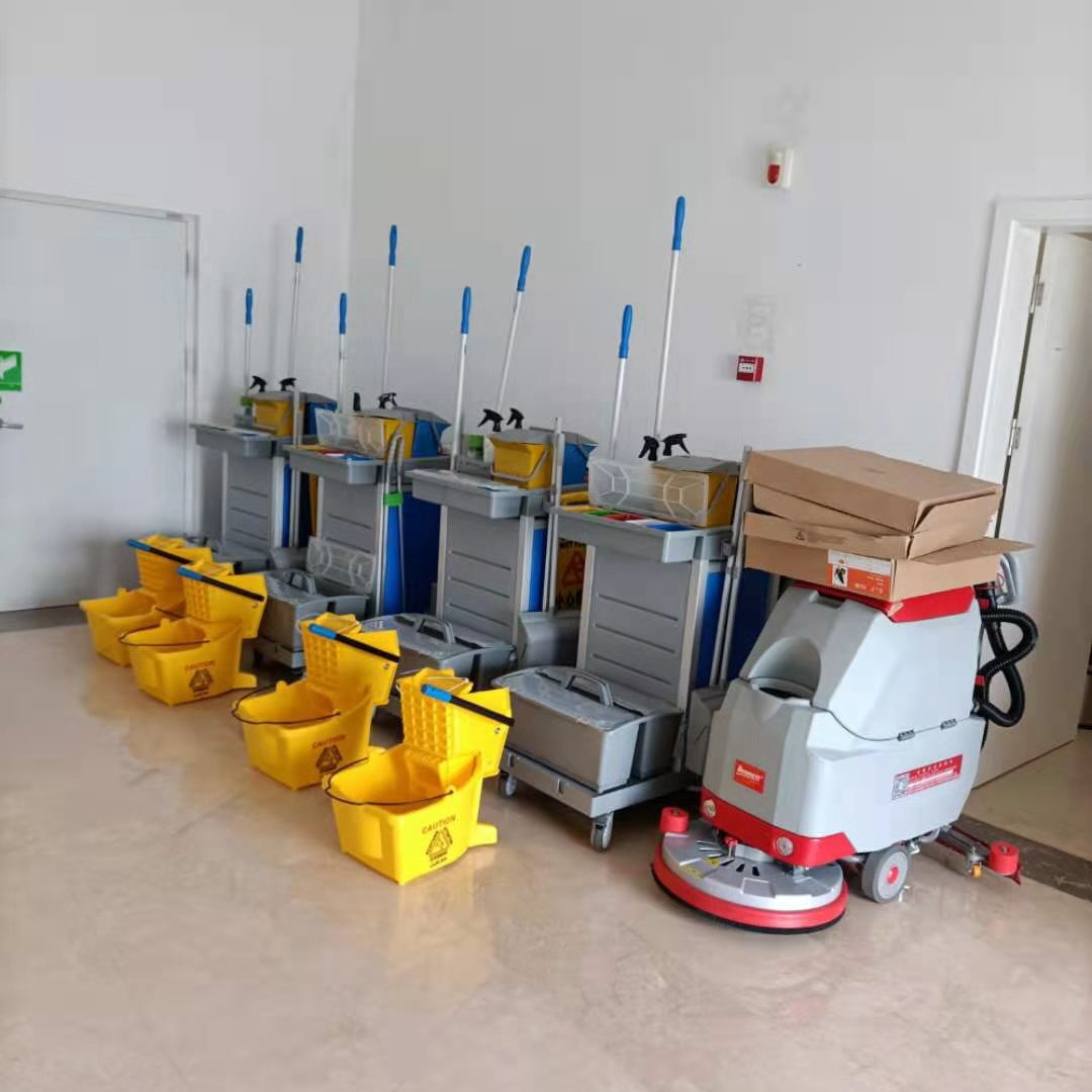 云南昆明寶來潔配置江蘇昆山百汰S510b basic小型手推式洗地機安格清潔服務(wù)車正式服役云南澄江化石地博物館展廳保潔
