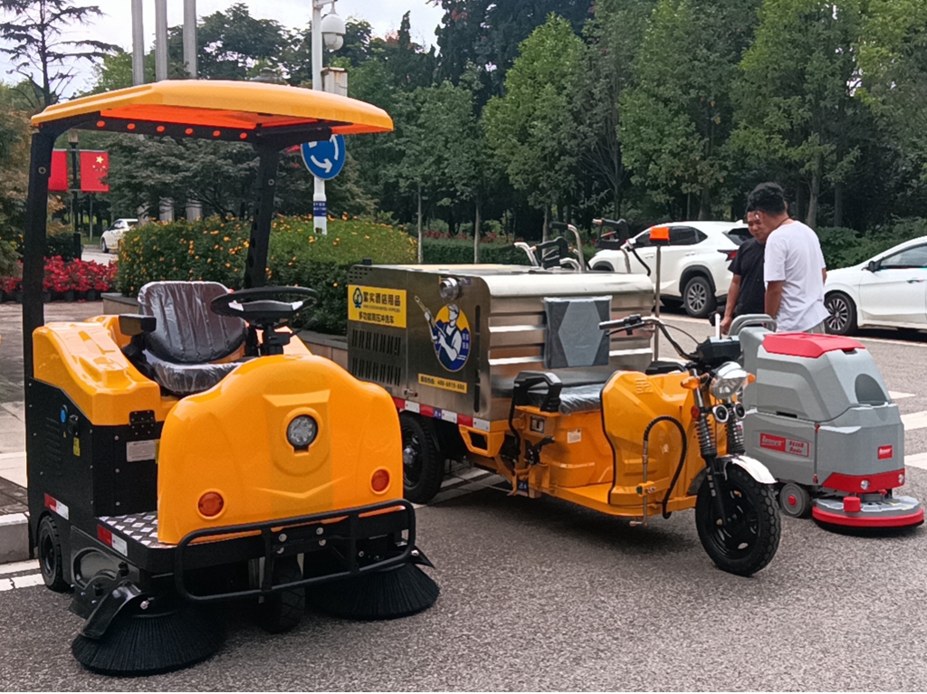 云南昆明寶來(lái)潔格美駕駛式掃地車S2A貝納特手推式洗地機(jī)S510B Basic絮實(shí)高壓沖洗車k11-2洗地盤(pán)正式服役云南省農(nóng)業(yè)科學(xué)院保潔