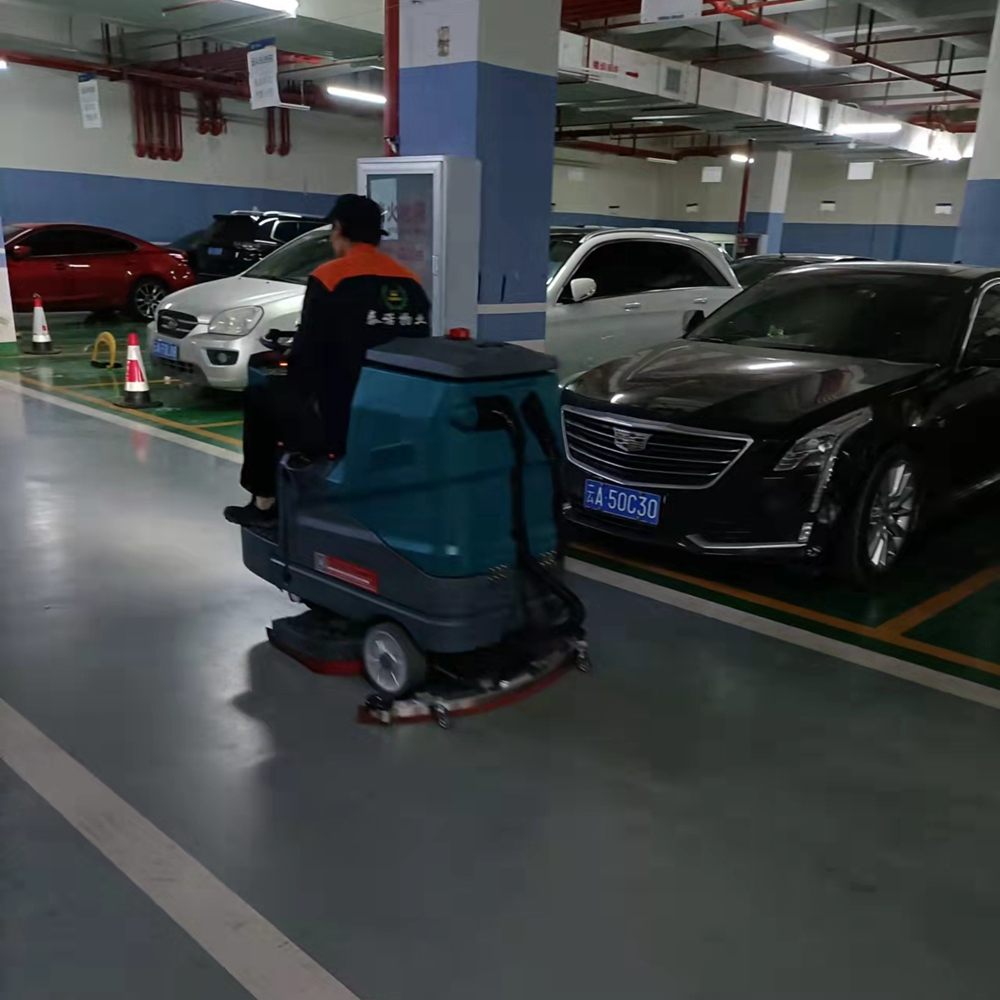 云南昆明寶來潔交機寶來潔D8駕駛式洗地機交機培訓正式服