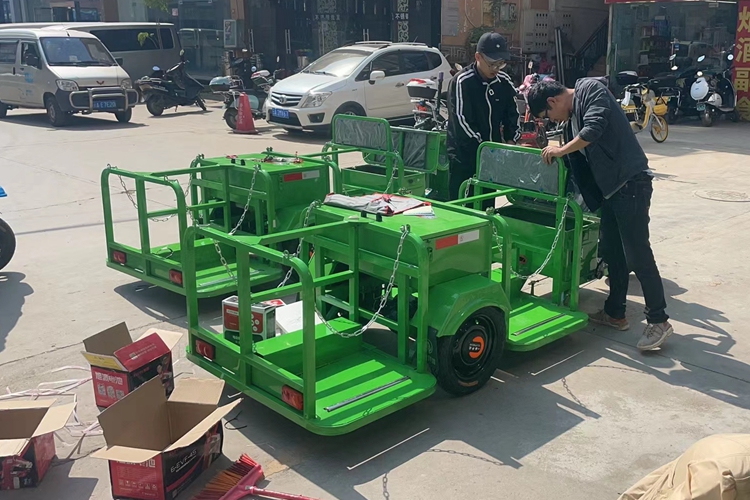 云南昆明寶來潔電動三輪四桶垃圾桶轉(zhuǎn)運車服務(wù)呈貢惠蘭園忠呈街道小區(qū)物業(yè)保潔