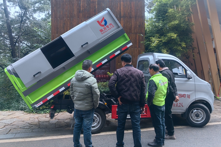 四輪垃圾轉(zhuǎn)運(yùn)車在風(fēng)景區(qū)的應(yīng)用適用于風(fēng)景區(qū)等場所垃圾收集
